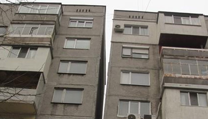 Блок "Калофер" на ул. "Братя Миладинови" в Русе е разцепен на две