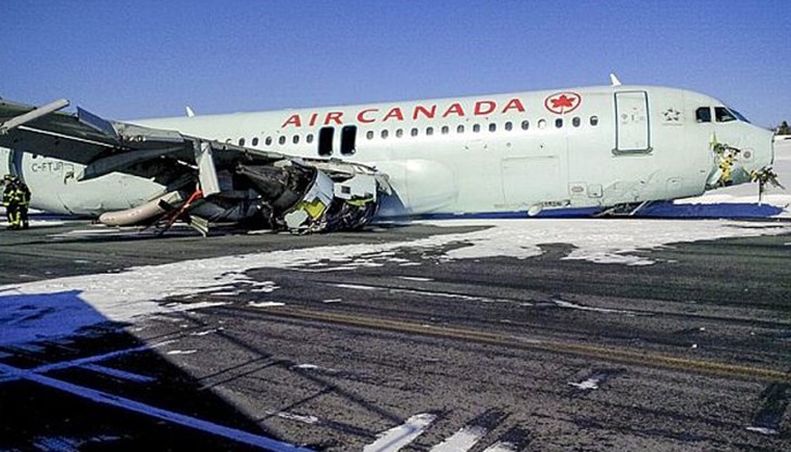 Самолет на "Еър Канада" направи твърдо приземяване на летище Халифакс