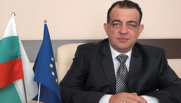 Неделчо Михайлов обясни във Фейсбук защо няма да отмени официално събитие в общината, въпреки обявения траур във всички страни от ЕС