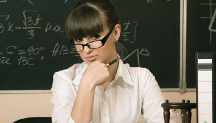 Учителката заплашвала своите ученици с ниски оценки, ако откажат да я задоволят Учителката заплашвала своите ученици с ниски оценки, ако откажат да я задоволят