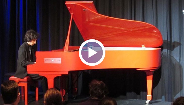 13-годишен български пианист свири на червения роял на Елтън Джон