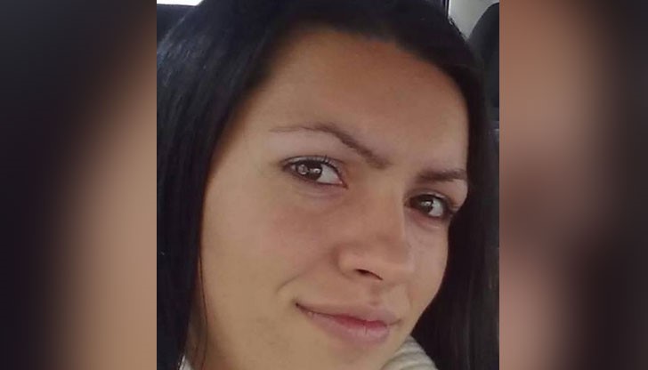 26-годишната Златка Г. от Кърджали е мошеничката, събирала пари, използвайки заболяването на 13-годишното бургаско момиче Анна-Мария Гепова 26-годишната Златка Г. от Кърджали е мошеничката, събирала пари, използвайки заболяването на 13-годишното бургаско момиче Анна-Мария Гепова