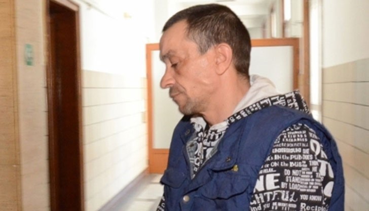 Тодор Куманов е с богато криминално минало, задържан е от органите на полицията преди около десетина-петнадесет години, съден е няколко пъти, включително за криминални прояви и ПТП