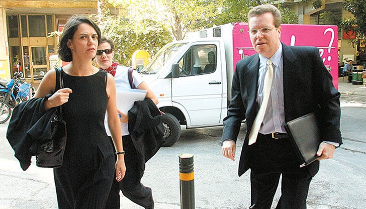 Гръцките медии определят Ива Петрова като “жената-ястреб” на МВФ Гръцките медии определят Ива Петрова като “жената-ястреб” на МВФ