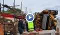 Силният вятър в Русе обърна бетонова помпа на бул."България"