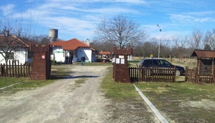 1 214 100 лв. е първоначалната цена на хотелски комплекс с басейн и конюшня в района на "Образцов чифлик"