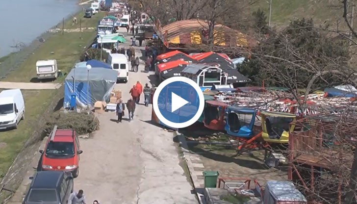 Въпреки двойно по-тясното място, от организаторите са направили всичко възможно да обезопасят района