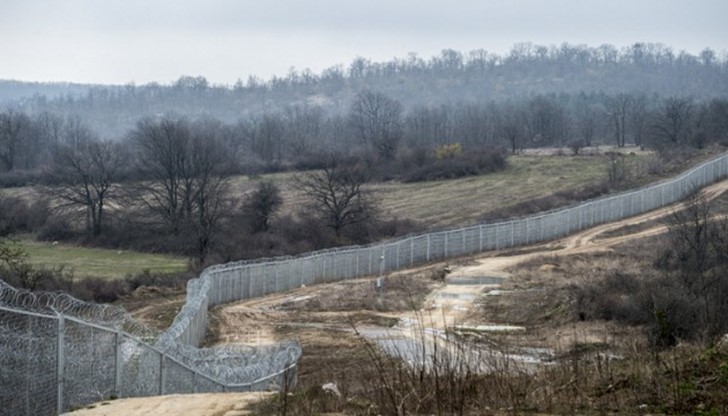 В момента по границата на Турция с Гърция и България сигурно има хиляди сирийски бежанци, които чакат удобен момент, за да премина