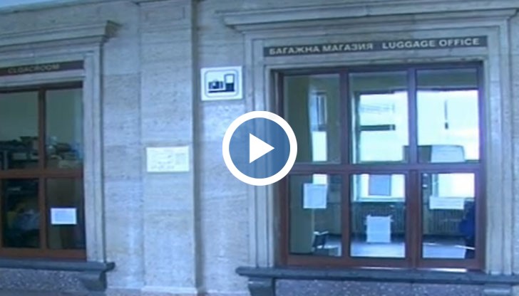 Служителите и да искат да напуснат няма на кого да връчат молбите си, защото фирмата се оказва без деловодство, счетоводство и директори