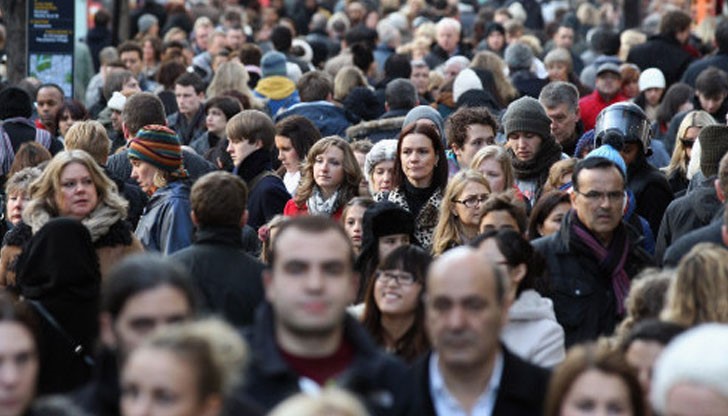 Населението на София е 1.228 млн., втори е Пловдив с 341.6 хил. жители, следват Варна - близо 336 хил., Бургас - 199 хил., Русе - 147 хил Населението на София е 1.228 млн., втори е Пловдив с 341.6 хил. жители, следват Варна - близо 336 хил., Бургас - 199 хил., Русе - 147 хил