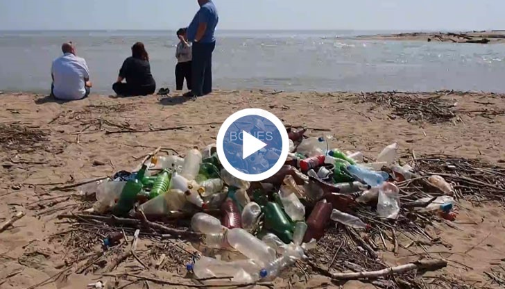 Камчия тъне в боклуци