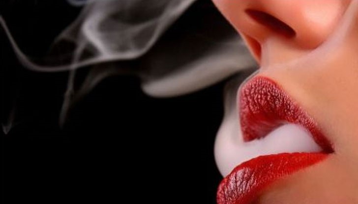 Чия е отговорността - на сервитьора, на пушилия клиент или на собственика? Чия е отговорността - на сервитьора, на пушилия клиент или на собственика?