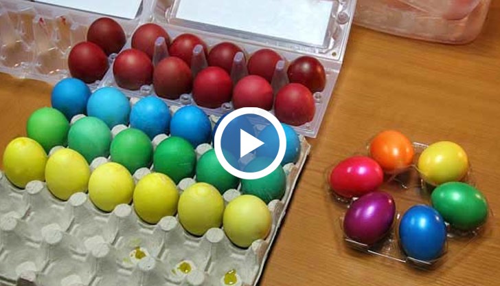 Ако не използвате натурални багрила, белете не само черупката, но и ципата на яйцето