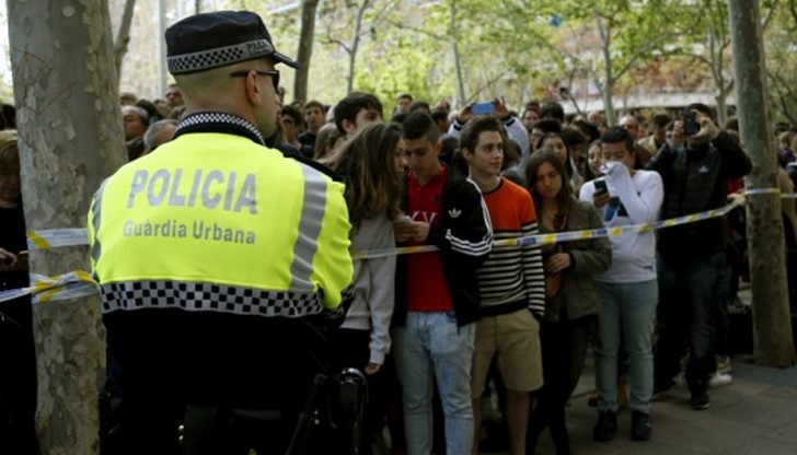 Един учител е убит с хладно оръжие, съобщи пред Франс прес говорител на полицията