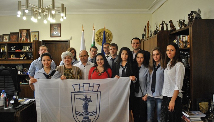 11 ученици от МГ „Баба Тонка“ в Русе ще вземат участие в Международния кръг на конкурса „Математика и проектиране“