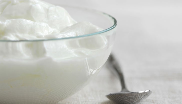 С киселото мляко може да ядете и пресни плодове, но в никакъв случай не бива да хапвате високомаслени млека С киселото мляко може да ядете и пресни плодове, но в никакъв случай не бива да хапвате високомаслени млека