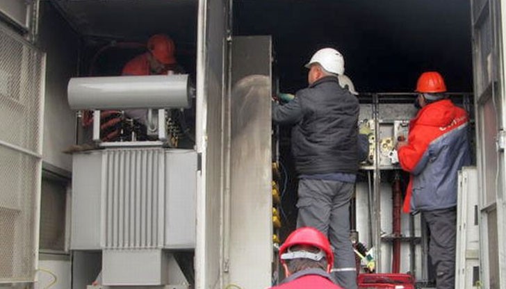 Трафопостовете служат за преобразуване на електрическата енергия от средно в ниско напрежение, след което тя се разпределя към крайните клиенти