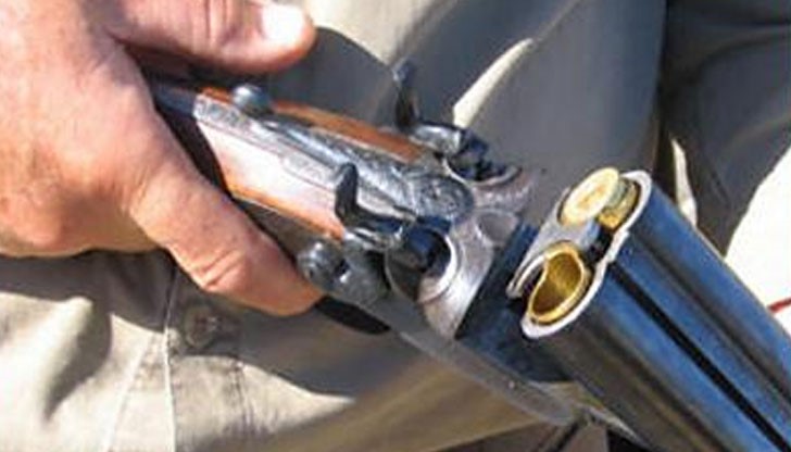 Полицейски и медицински екип заварили починала 43-годишна жена, а съпругът й, на 57 години - в безпомощно състояние