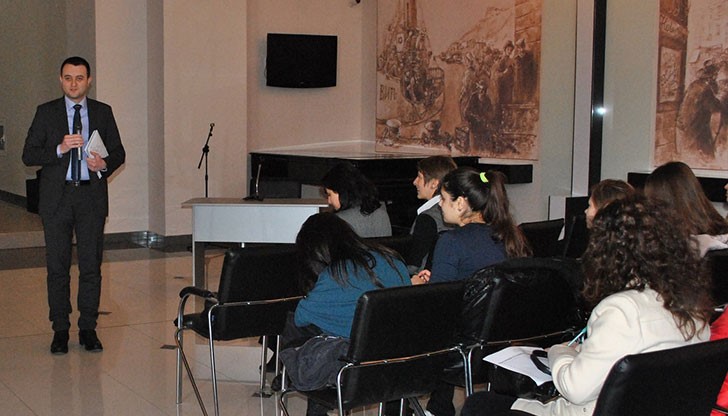 Д-р Карапчански представи водещите проекти на Община Русе