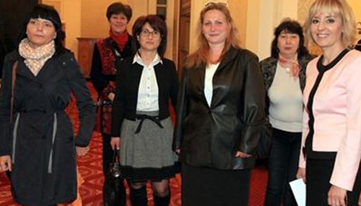 Бойко Борисов връща на работа уволнена чистачка