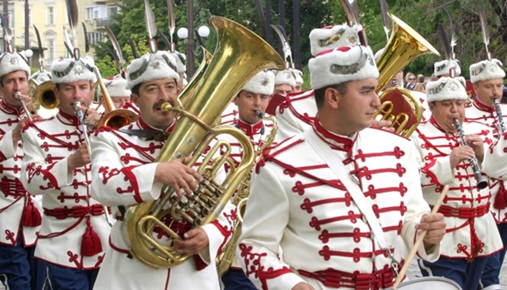 В случай на лоши метеорологични условия мястото за провеждане на мероприятието ще бъде в Доходното здание В случай на лоши метеорологични условия мястото за провеждане на мероприятието ще бъде в Доходното здание