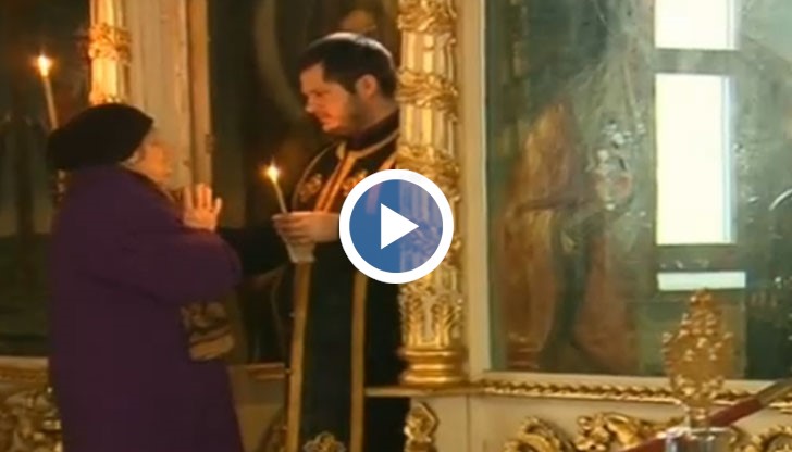 В Русе получават благодатния огън от Румъния