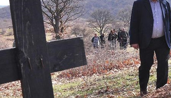 . Семействата трябва и да платят 65 000 лева разноски по делото . Семействата трябва и да платят 65 000 лева разноски по делото