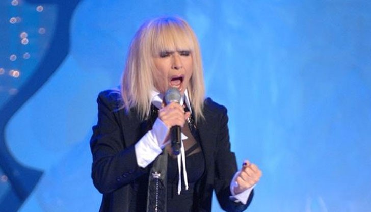 Точно 30 000 лева е предполагаемият хонорар, който Лили Иванова ще получи за концерта по случай откриването на спортната зала "Арена Русе" Точно 30 000 лева е предполагаемият хонорар, който Лили Иванова ще получи за концерта по случай откриването на спортната зала "Арена Русе"