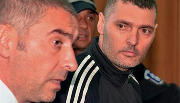 Драгомир Драгомиров (с анцуга) заяви пред съда, че се гордее с работата си Драгомир Драгомиров (с анцуга) заяви пред съда, че се гордее с работата си