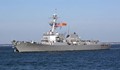 Американски кораб разрушител навлиза в Черно море