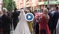 Невиждана сватба по чеченски: булката на 17, женихът на 46, президентът Кадиров им танцува!