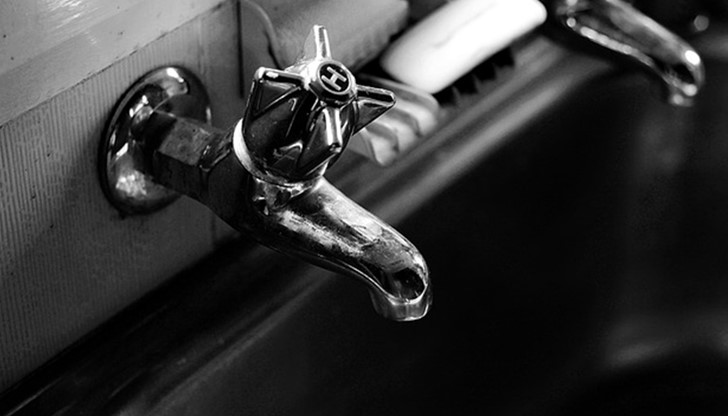 Във връзка с реконструкция на водопровод в района на пробива при "Кауфланд" днес, вторник, 26 май, е възможно нарушаване водоснабдяването Във връзка с реконструкция на водопровод в района на пробива при "Кауфланд" днес, вторник, 26 май, е възможно нарушаване водоснабдяването