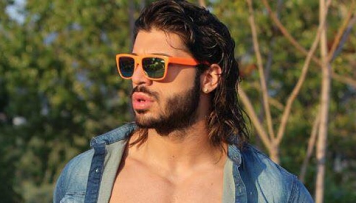 Фики си присади дамска коса, също както правят неговите колежки