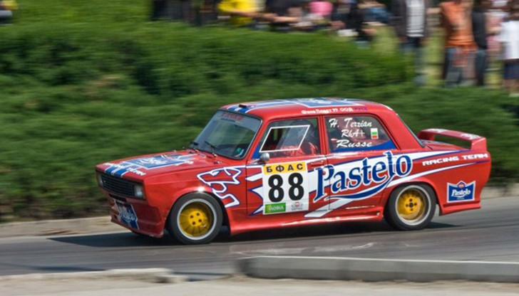 Умоляват се водачите на МПС да спазват стриктно временната организация на движение и поставените пътни знаци и табели