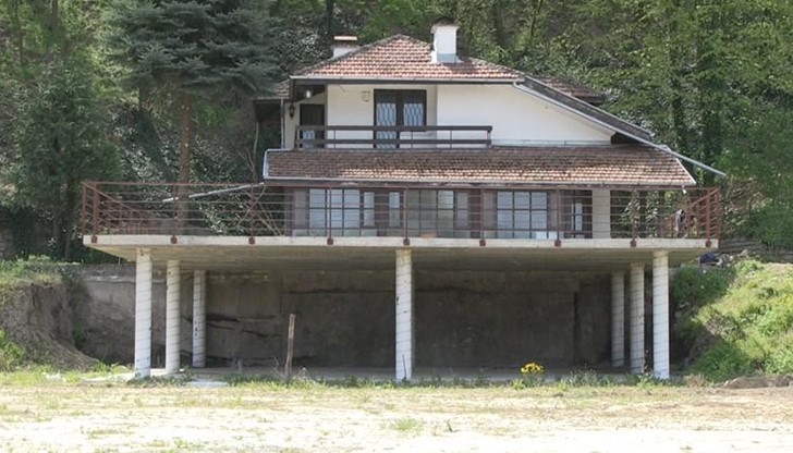 Закупеният от американския милионер Любен Рабчев имот е част от инвестициите му за 10-12 млн. лв. в района за развитие на селски, речен и уикенд туризъм