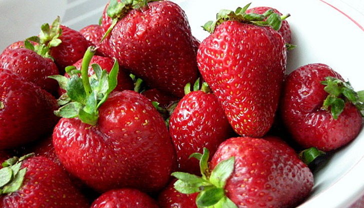 Диетата, базирана на ягоди предимно помага за подобряване на здравословното състояние, но и за сваляне на килограми Диетата, базирана на ягоди предимно помага за подобряване на здравословното състояние, но и за сваляне на килограми