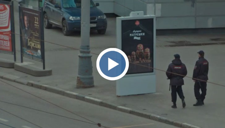 В бъдеще билбордовете с подобни камери може да засичат спортно лого на дрехата ни и да превключат на реклама на дадения отбор