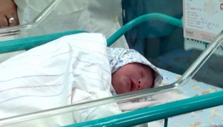 Бебето се е родило около 14:45 ч., на 5 май в болница МБАЛАГ „РУСЕ” Бебето се е родило около 14:45 ч., на 5 май в болница МБАЛАГ „РУСЕ”