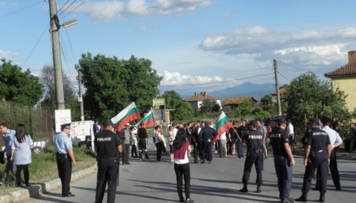 В България политиците крадат, магистратите крадат, най-много краде турската партия ДПС