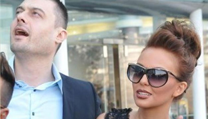 Бареков и майка на сина са в обтегнати отношения.