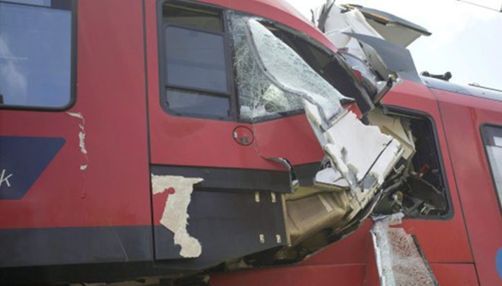 Единият от машинистите все още е блокиран