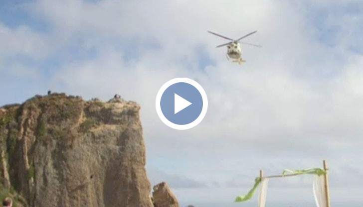 Младоженци си казаха "да" на фона на спасителна акция