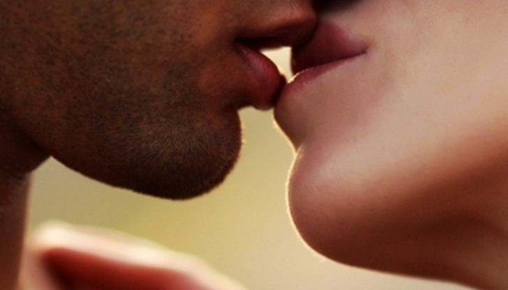 Младежи ще раздават в центъра на Русе „Целувки срещу цигари”.