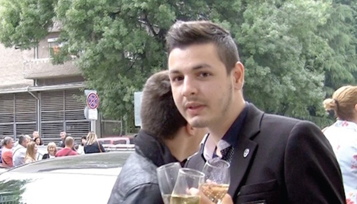 Заканилият се твърди, че знае къде се събира компанията на Павел Горанов и няма търпение да го спипа Заканилият се твърди, че знае къде се събира компанията на Павел Горанов и няма търпение да го спипа