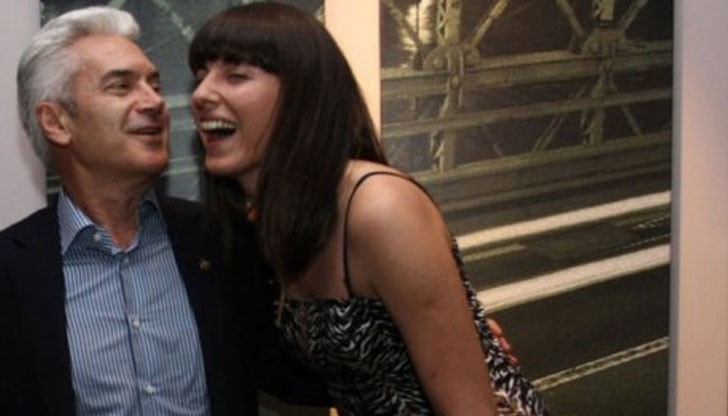 С наследник ще го дари бившата му депутатка Деница Гаджева С наследник ще го дари бившата му депутатка Деница Гаджева