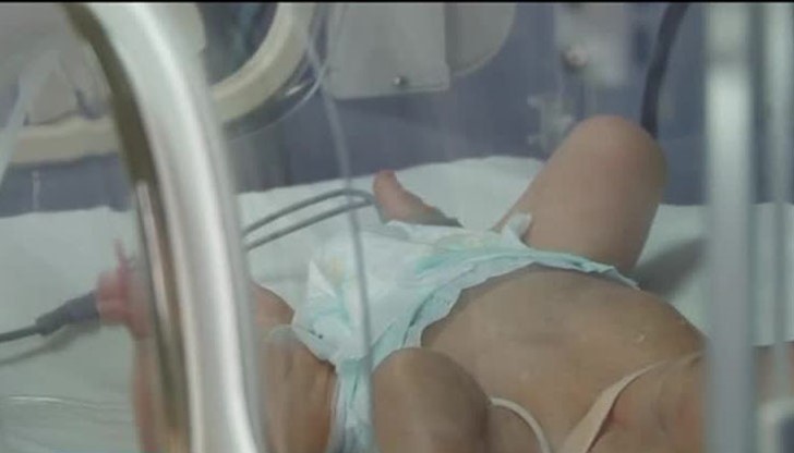 Жените са застрашени да загубят способността да раждат по естествен път, твърди водещият френски гинеколог Мишел Оден