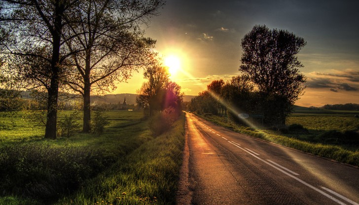 <p>На този свят няма нито щастие, нито нещастие, има само сравняване между едно състояние и друго. Нищо повече. Само който е изпитал безгранична злочестина, може да изпита безгранично щастие. Човек трябва да е пожелал да умре, за да разбере колко хубав е животът.</p>
