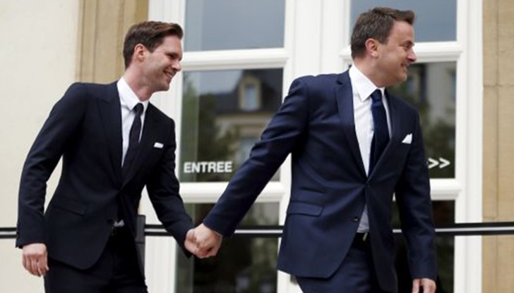 Понастоящем гей бракове са разрешени в девет от общо 28 страни членки на ЕС и в две извън съюза - Норвегия и Исландия