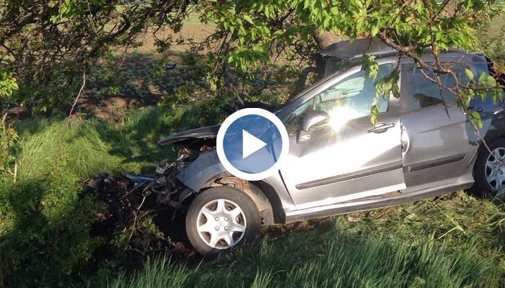 Катастрофата е станала в близост до разклона за село Бъзън