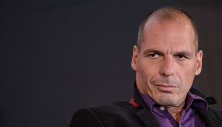 Янис Варуфакис: Затъналата в дългове Гърция може да изпадне в неплатежоспособност. Янис Варуфакис: Затъналата в дългове Гърция може да изпадне в неплатежоспособност.